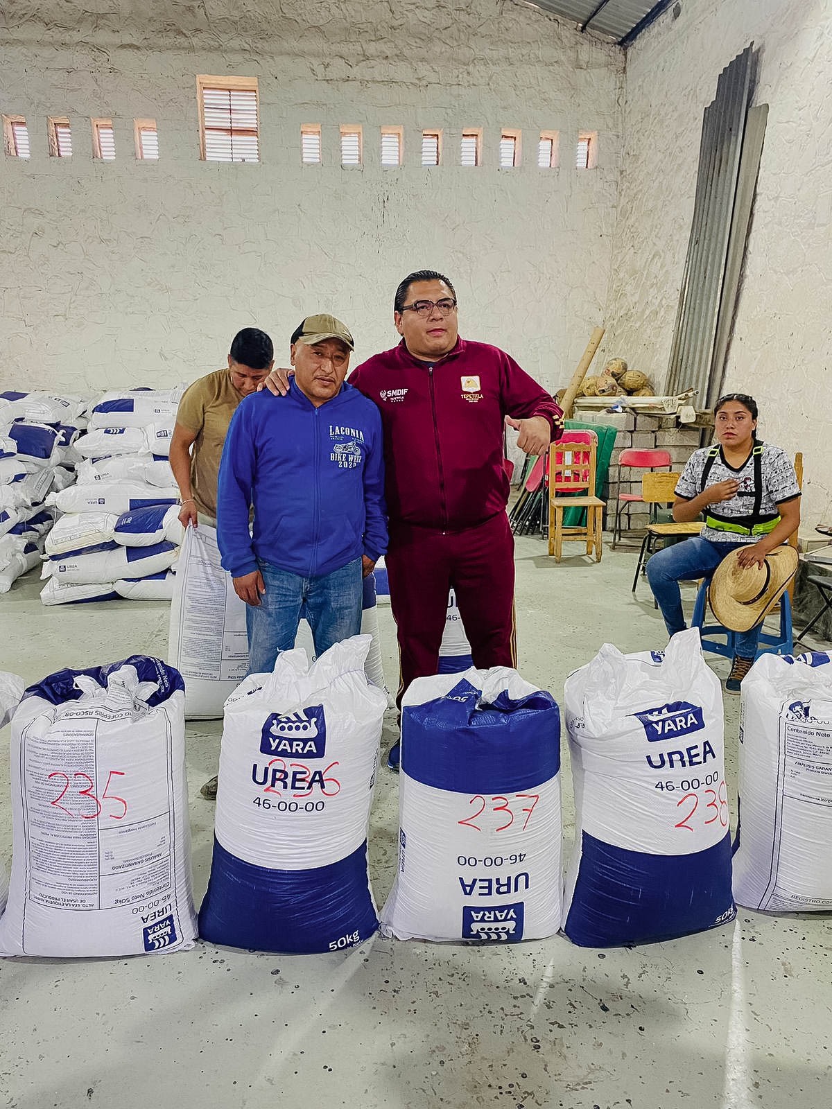 Entrega Gobierno De Tepetitla Fertilizantes Gratuitos Para Productores