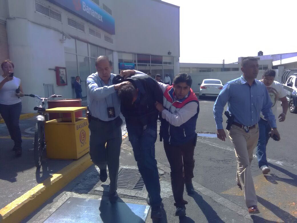 Detienen a asaltabancos en Tlaxcala minutos después del atraco