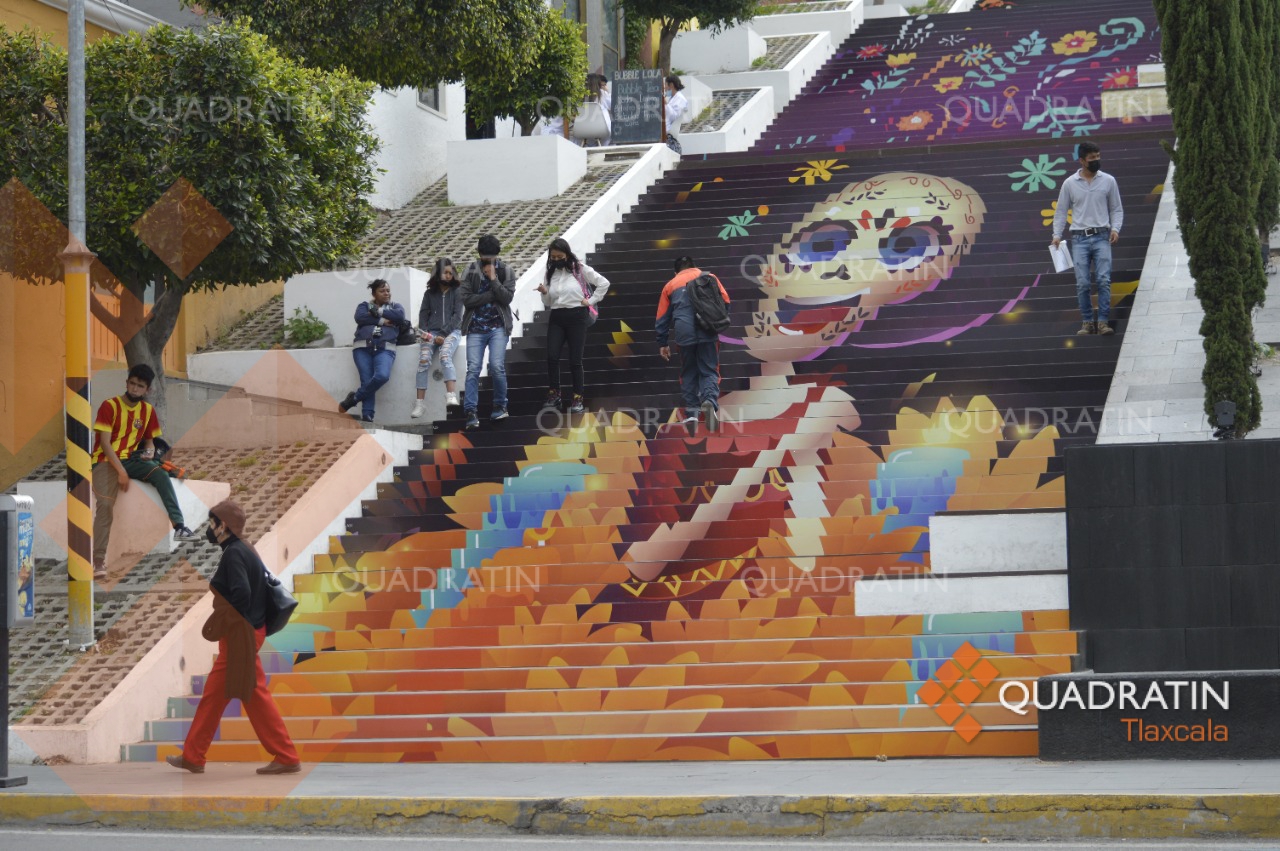 Luce Espectacular La Catrina En Las Escalinatas De La Capital