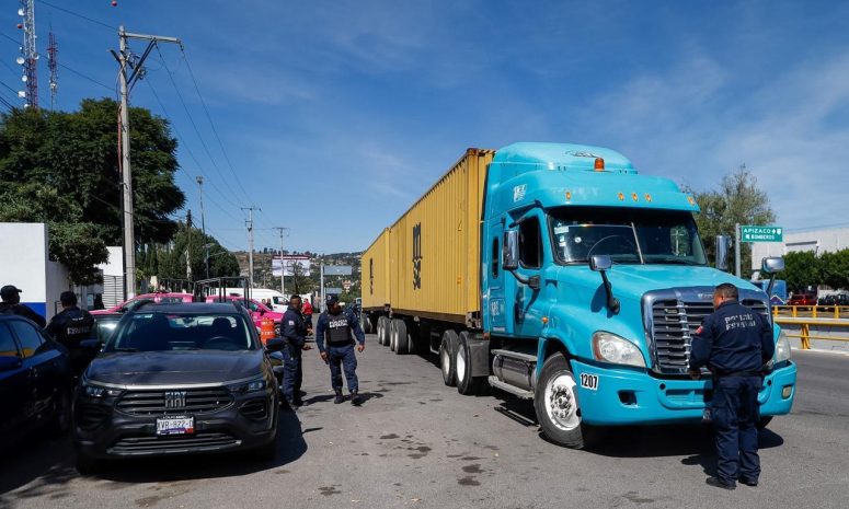 Policía Estatal de Tlaxcala recupera tractocamión robado en operativo