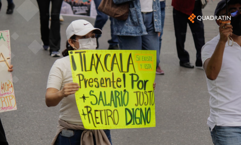 Trabajadores del IMSS votan a puerta cerrada aumento salarial
