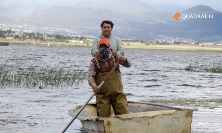 Mantienen la pesca como actividad económica en la Laguna de Atlangatepec